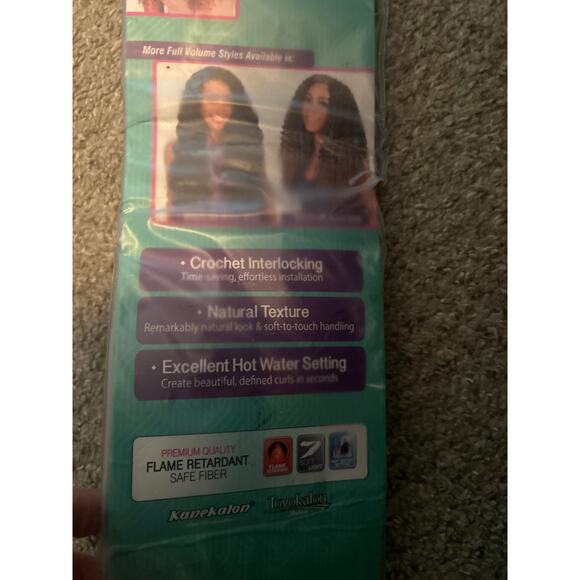 NIP Bobbi Boss Brazilian Water Curl Black 22" Crimped Curls Natural Texture - Picture 3 of 5